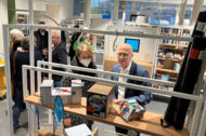 Hamburgs Bürgermeister in der neuen Bücherhalle Bergedorf