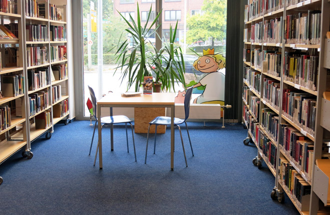 Innenansicht Bücherhalle Lokstedt